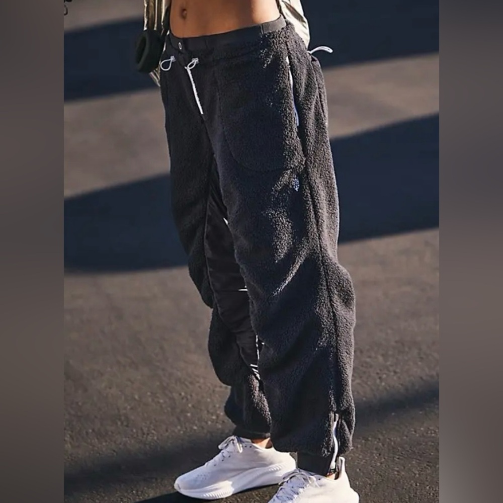 NWT Free People Sundown Fleece Joggers - Picture 3 of 16